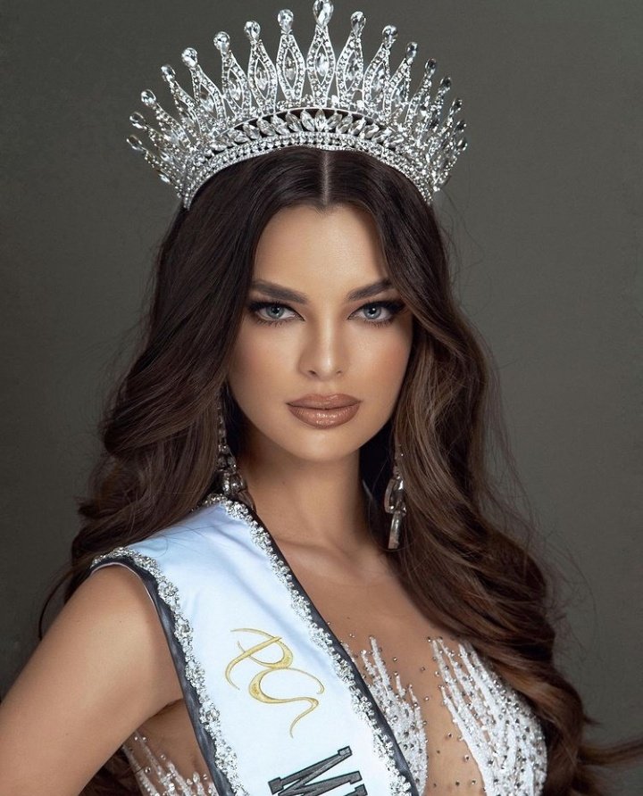 venusmedia's tweet photo. 🥳 ¡Felicidades para @nadiatferreira! sólo palabras de gratitud nos quedan para ella 💫

🇵🇾 Dejó en alto a nuestro país y nuestra cultura al consagrarse primera princesa del #MissUniverse y reina de nuestros corazones ❤👑

📸 @deviaphotography

#MissUniverse2021 #MissUniverse https://t.co/YOpuN66e42