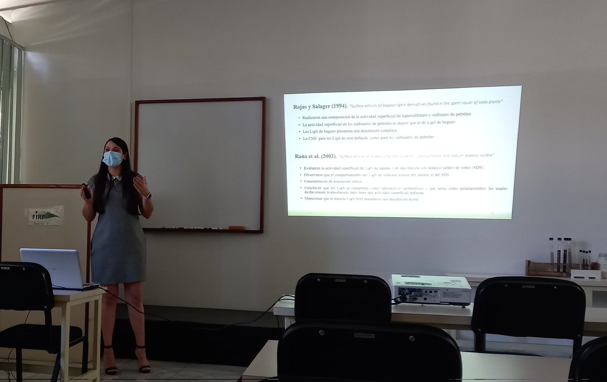 FIRPlab's tweet photo. Presentación de la Tesis "Síntesis de lignosulfonato a partir de lignina kraft", a cargo de Leidy Villamizar, estudiante de Química (Fac. Ciencias).
Cerramos el año con 2 tesis doctorales, más de una docena de tesis de pregrado y maestría y más de 12 artículos científicos. https://t.co/gzCFZxOmxO
