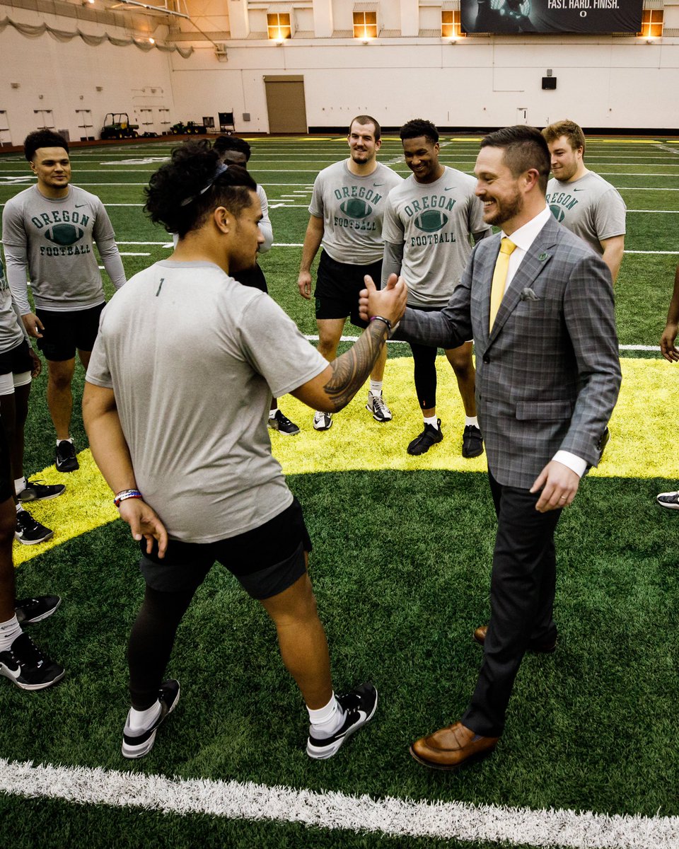oregonfootball's tweet photo. “If we connect, we can do something really special here.”

@DuckFootball takes us behind the scenes on @CoachDanLanning’s first day in Eugene. 

📝 https://t.co/P1dAi3GsS5

#GoDucks https://t.co/6qKxm2bgN9