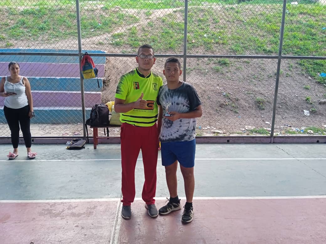 MarcaDeportAG's tweet photo. #12Dic Reconocimiento #MVP  el jugador más valioso 
Torneo Estadal Inter Clubes Fútbol Sala Menor 
🇻🇪⚽⚽🏆⚽⚽🇻🇪

#VacunacionYPrevencion 
#TrujilloTieneDeporte
#ElAbodadoDelDeporte
@MarcaDeportAG https://t.co/jV3rtE13Kv