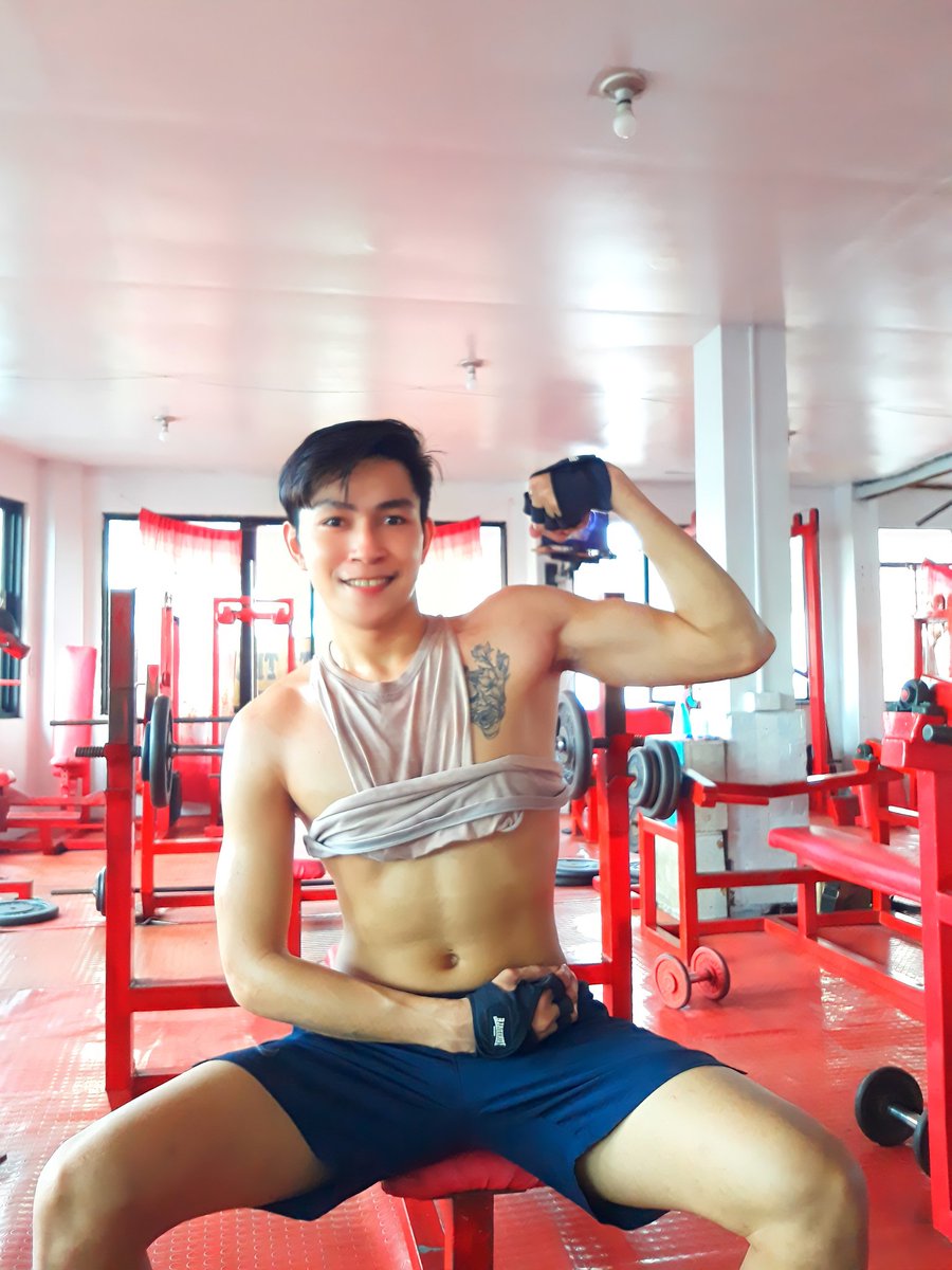 FloresDerron's tweet photo. Day 3 rwar 😝🤫💪🏋️‍♂️ https://t.co/xiQNq7gh7W