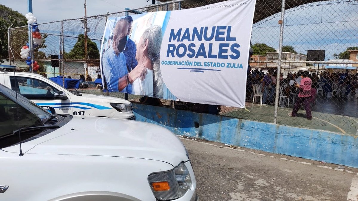 Samueltroconisl's tweet photo. Gracias Dios por este gran comienzo de nuestro programa Clínicas Móviles Sociales de la mano del gobernador del #Zulia @manuelrosalesg, este sábado 11 y domingo 12 de diciembre logramos brindar atención médica de calidad a 5 parroquias de #Maracaibo https://t.co/MnTCijXdut