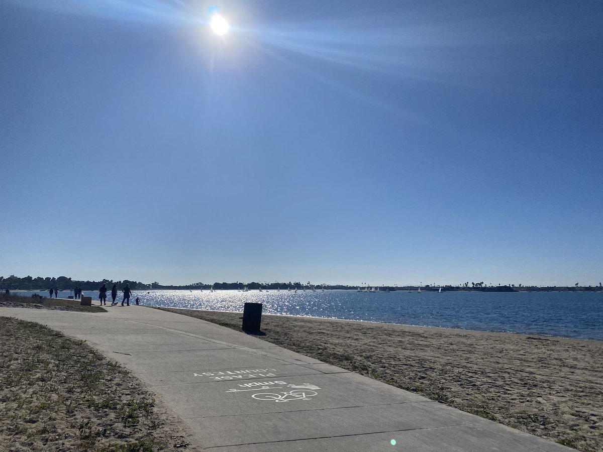 JerryMcCormick's tweet photo. Beautiful day getting my steps in at Crown Point. @onepeloton we need more 45 minutes outdoor walks! #seejerrylose #decemberdedication https://t.co/wCzaPyidfw