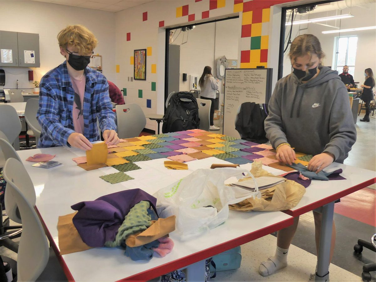 Petes_Classroom's tweet photo. The Herald-Times (Bloomington, Ind.): "8th-Grade Engineering Elective Promotes Empathy"
https://t.co/4nQfWhP5nN
#elemmathchat #k6math https://t.co/jEuPXKPEPn