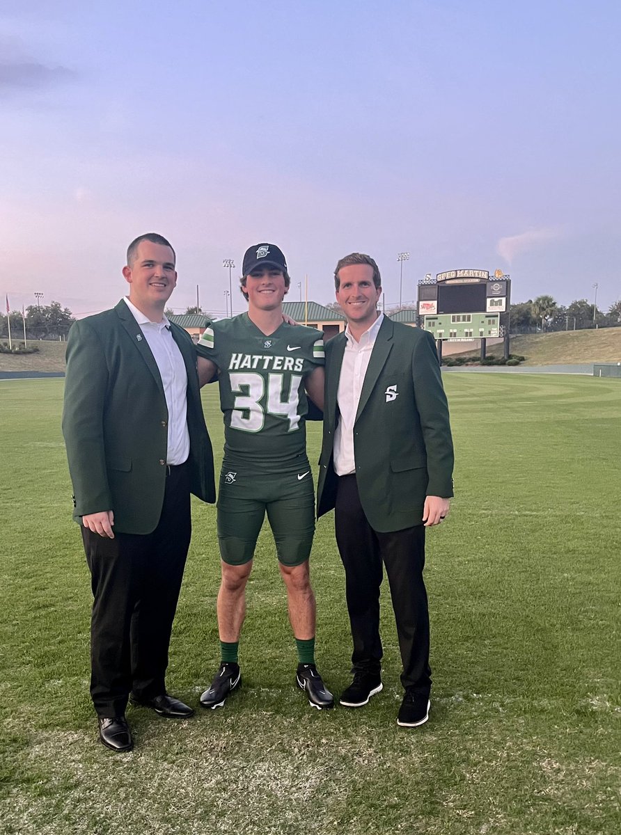 sammudge3's tweet photo. Awesome weekend thanks for making me feel at home @StetsonFootball @coachbkyoung @coachjakereed @MrSpeakLife @jj5151 @CoachJJPerk @CoachTomMelton @CoachEberhardt_ @CoachHRichards https://t.co/phSQihhfGq