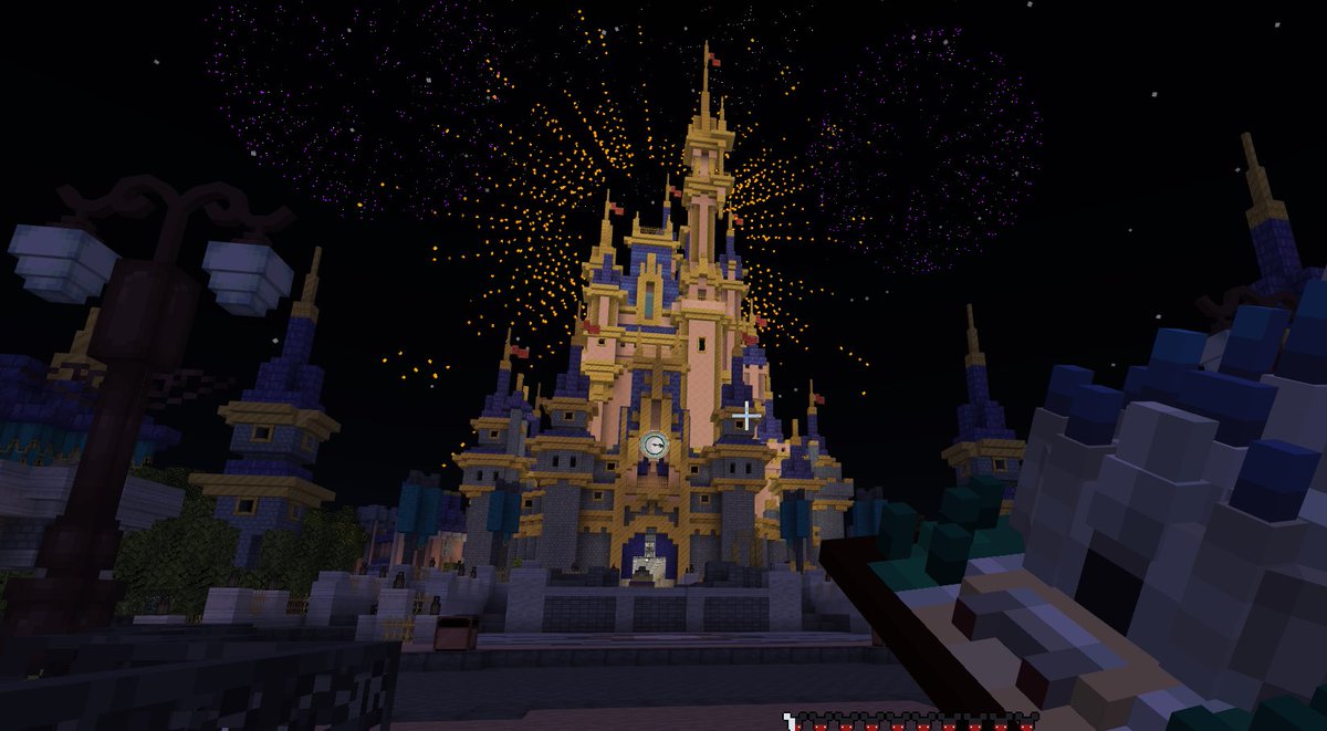 ve1198409174's tweet photo. アプデ来たのでディズニーいってきたーー
“It's a Small World”良かったー。見応えがありました!
最後に花火🎇🎆
#MinecraftDisney https://t.co/ssbdSI8KlI