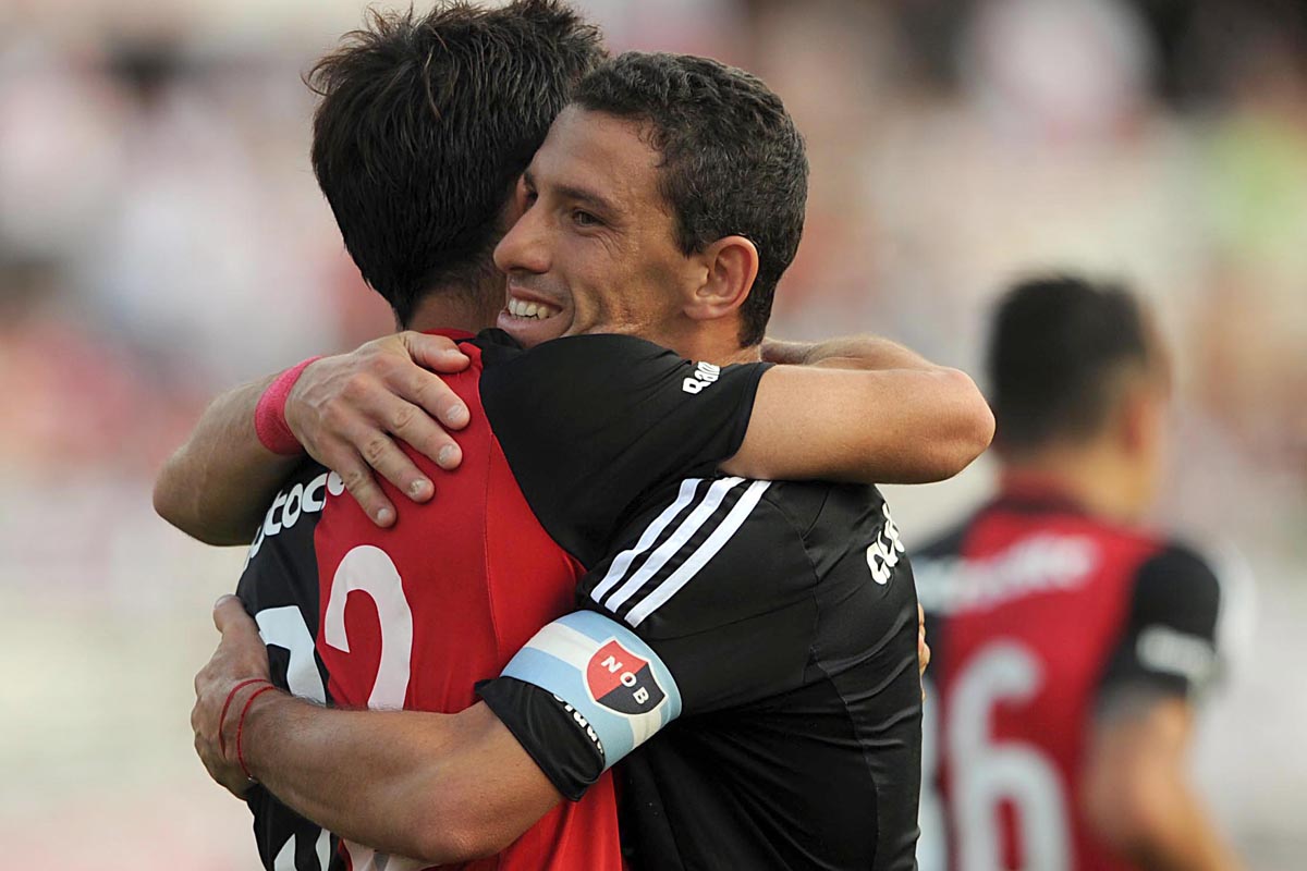 Muchas gracias. A los dos.