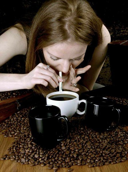 Чтобы не заснуть я выпил чашку кофе. Завтрак в постель юмор. Бриллиантовая рука геша. Чтобы не заснуть я выпил чашку кофе. Мемы про кофе.