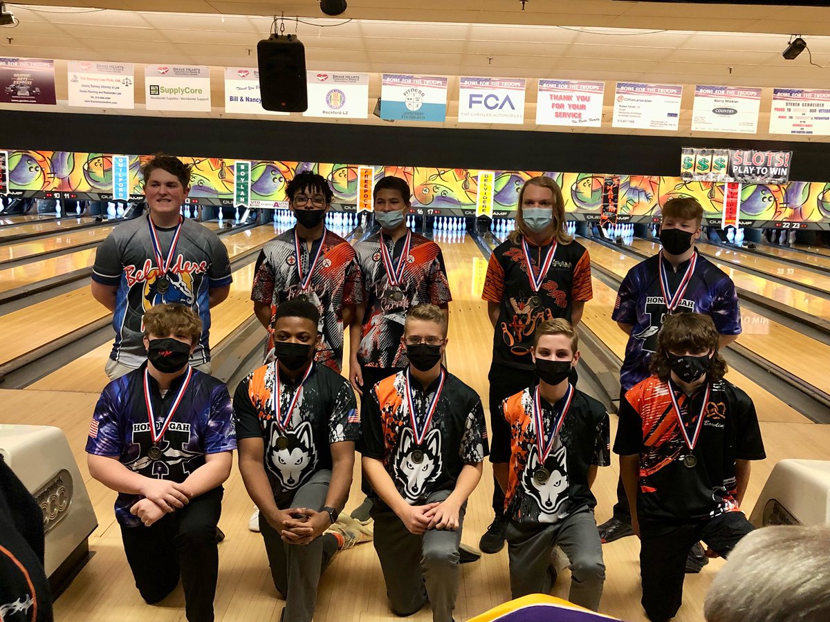 yamitzaquinones's tweet photo. Congrats to @StceB placing 3rd @ the Rockford Guilford Invite. Edgar Burgos 1st &amp; Connor Johnson 5th individually. @StCharlesEast @STCEathletics @STCEBoosters @JakeBartelson @StCharlesD303 https://t.co/0bKmGPMDpX
