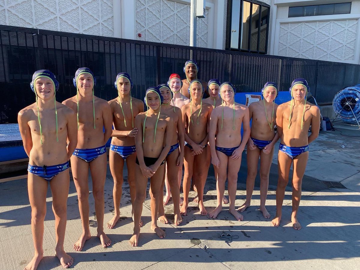 WP_Imperial's tweet photo. Imperial’s 14U Boys’ Team at the Holiday Cup this weekend! GO IMPERIAL!! 🔵🟢🎄🤽‍♂️🏰 #imperialwaterpolo https://t.co/FXarKd44eF