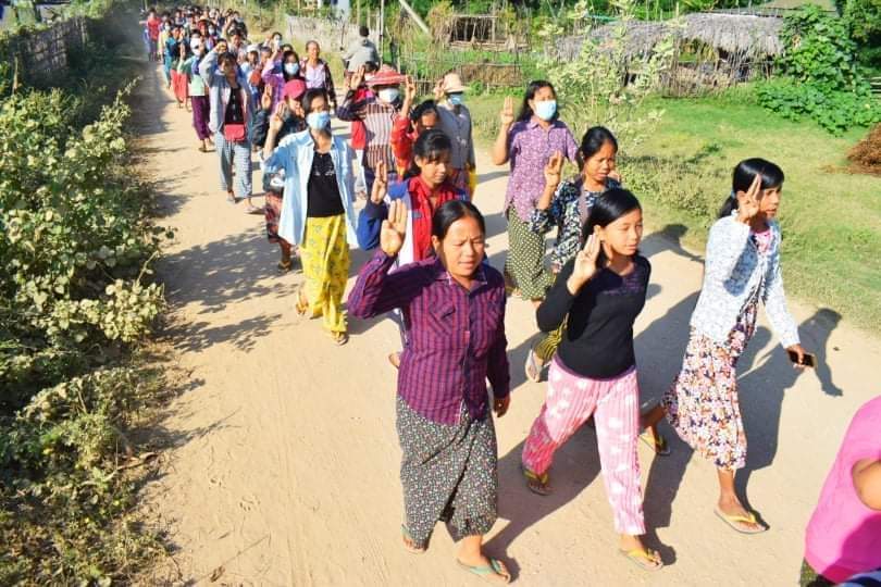 ActivistLittle's tweet photo. Anti-coup multi-villages revolutionary coalition strike in Sagaing Region as 278th day without a day off. 🪧

#Dec13Coup #WarCrimesOfJunta #WhatsHappeningInMyanmar https://t.co/8fJPm2wvAx