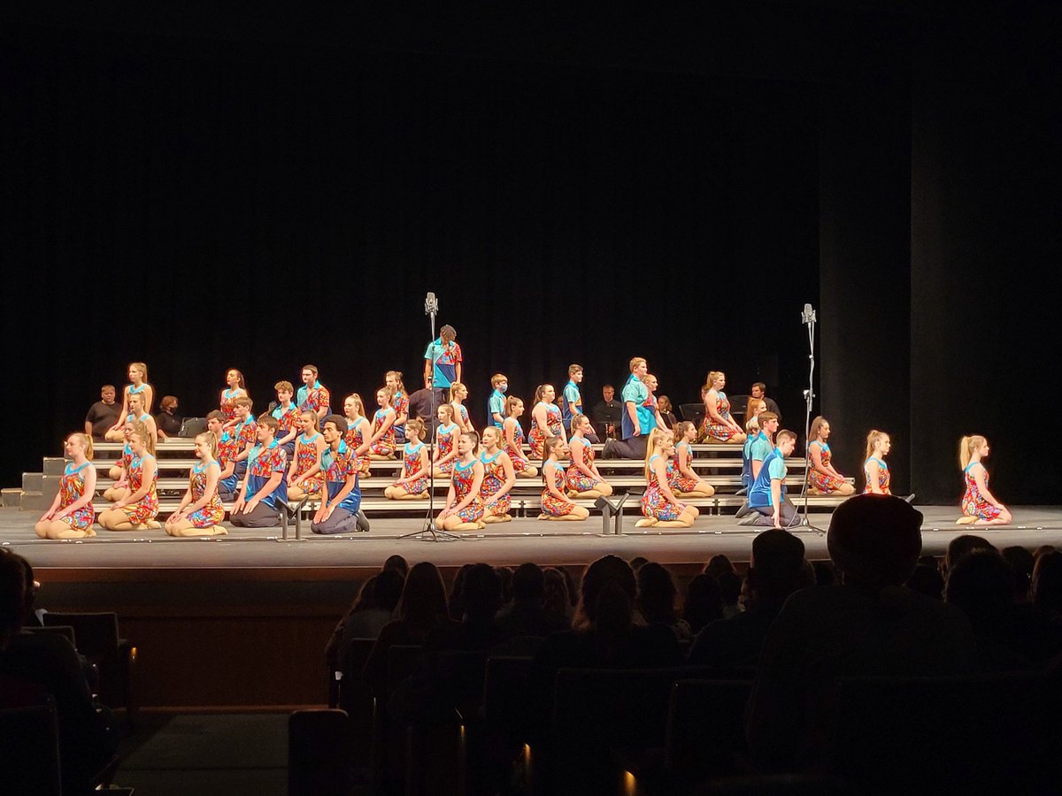 mjamesagd's tweet photo. CPU's Summit Street Singers kicked off their show choir season at Hancher tonight. Wow! What a great first show! 🎵🎶#CPUSchools #CPUActivities https://t.co/XbXkXeAANT