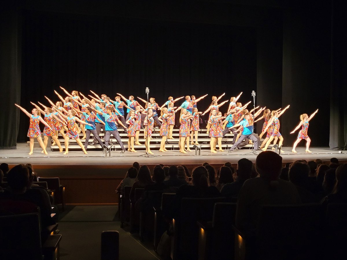 mjamesagd's tweet photo. CPU's Summit Street Singers kicked off their show choir season at Hancher tonight. Wow! What a great first show! 🎵🎶#CPUSchools #CPUActivities https://t.co/XbXkXeAANT