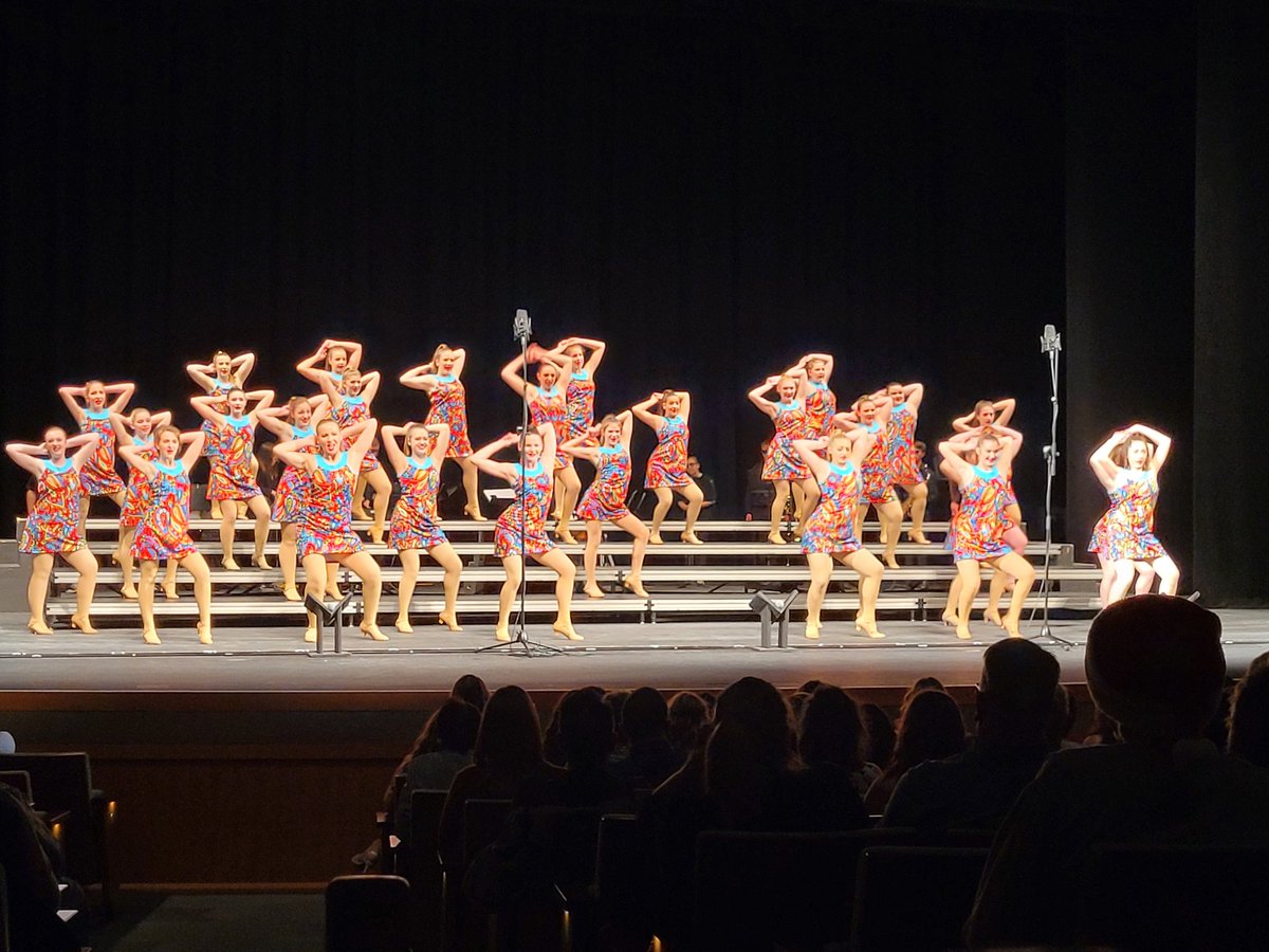 mjamesagd's tweet photo. CPU's Summit Street Singers kicked off their show choir season at Hancher tonight. Wow! What a great first show! 🎵🎶#CPUSchools #CPUActivities https://t.co/XbXkXeAANT