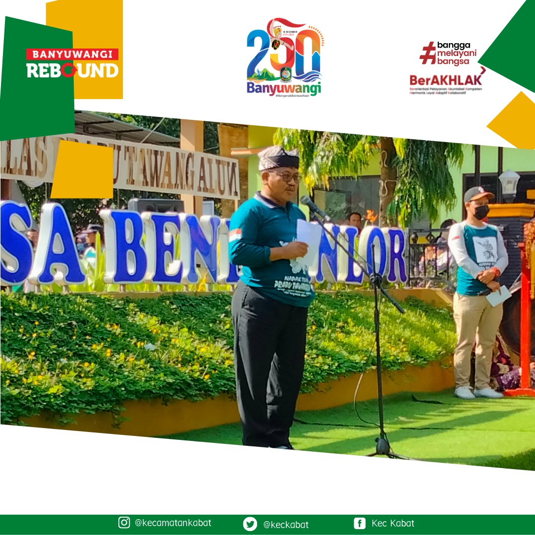 keckabat's tweet photo. HARJABA yang ke-250, Kec Kabat beserta 14 Desa di Kec.Kabat menggelar Napak Tilas Prabu Tawangalun. Peserta berjalan kaki sejauh 5 km dari Kantor Desa Benelanlor dan berakhir d Situs Petilasan Prabu Tawangalun Desa Gombolirang,(11/12/2021). @BIBINWIDIATMOKO @banyuwangi_kab https://t.co/j4lw7GyAzu