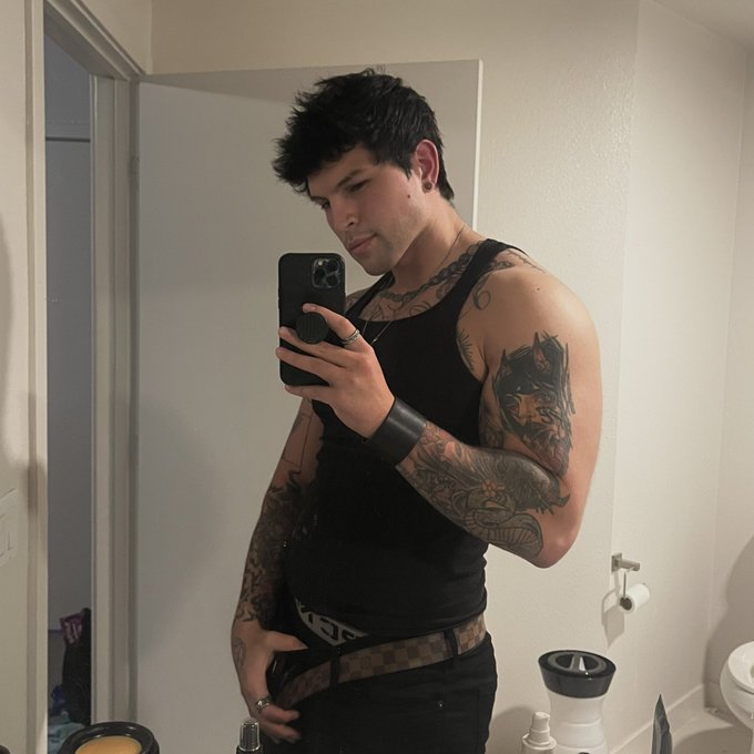 Door stays open https://t.co/p4nVIHnAVC