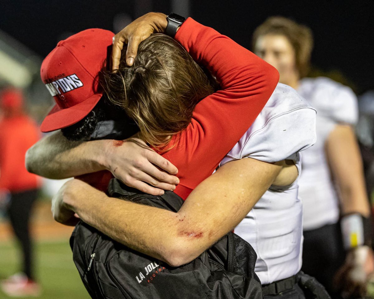 JacksonStratton's tweet photo. It started when I was 6. Through blood sweat and tears we battled. Thank you @QBCoachJerome and @CoachRoachLJ and @LJHSVIKINGFB for the time of my life. So honored to be a part of the most celebrated La Jolla team in history. #SailTheShip https://t.co/9LbdbM5kjH