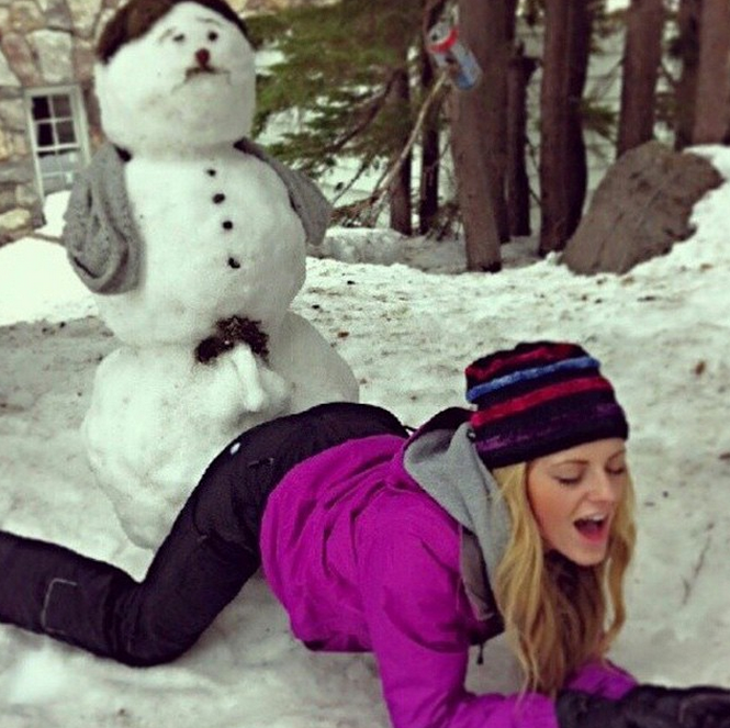 SethFromThe716's tweet photo. When #NorthPoleDatingTips are done right... https://t.co/BrltJLLpmF