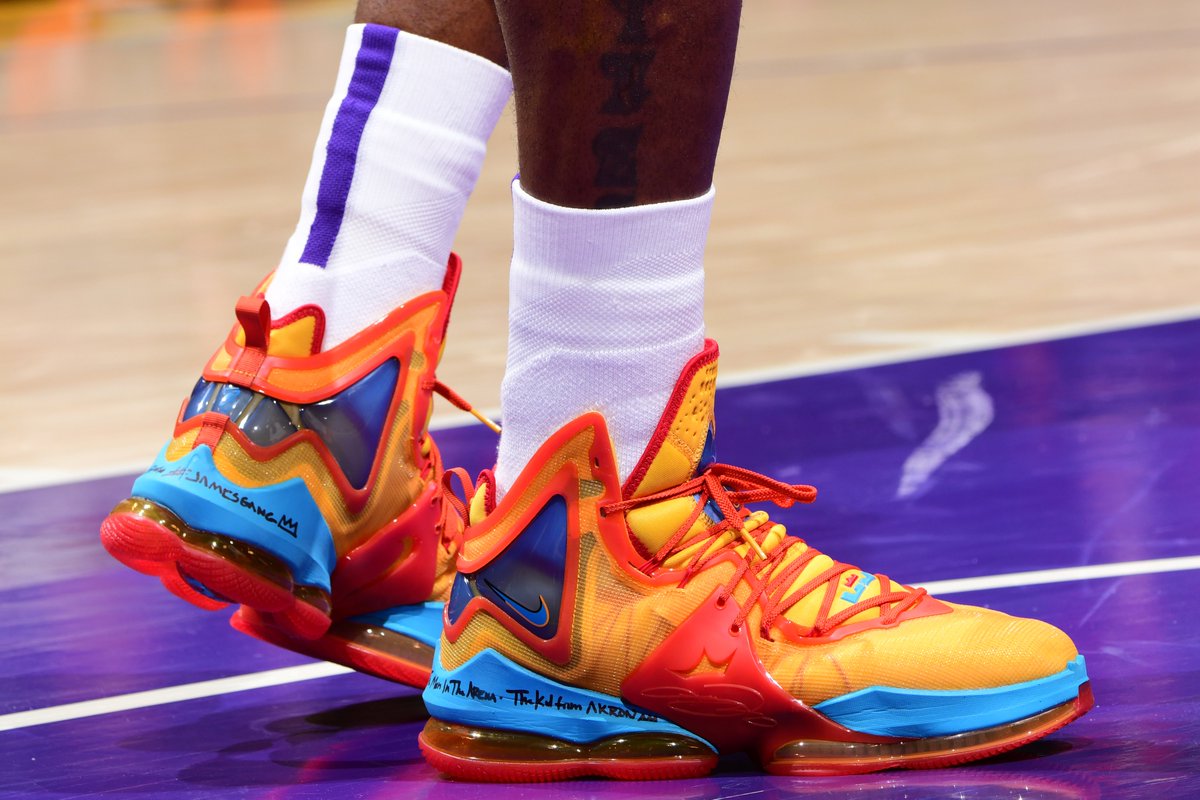 lebron uniform sneakers