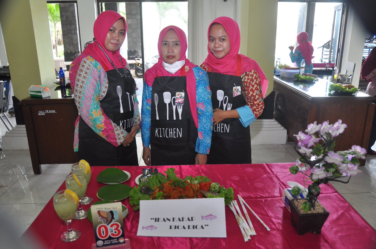 bbpbapjpr's tweet photo. lomba masak menu ikan oleh DWP BBPBAP Jepara dlam rangka Semarak Dirgahayu HUT Dharma Wanita Persatuan Ke 22
#HUTDWP
#DharmaWanitaPersatuan
#SahabatBudidaya
#AkuakulturUntukMasaDepan #akuakulturberkelanjutan https://t.co/OWMCFDsgsP