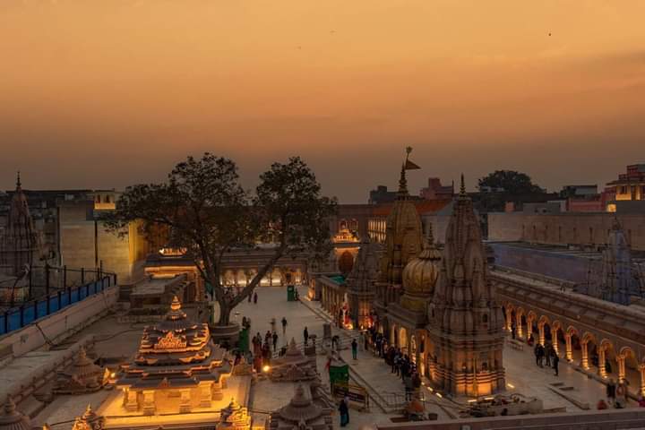 ArchitaRoychow3's tweet photo. 🚩 কাশী বিশ্বনাথ ধাম ; হর হর মহাদেব 🕉️🔱
দিব্য কাশী ভব্য কাশী।

#KashiVishwanathDham
@Amitava_BJP @amitmalviya @poojakapilmisra @narendramodi @BajpaiUsha https://t.co/7BVfplJhNJ