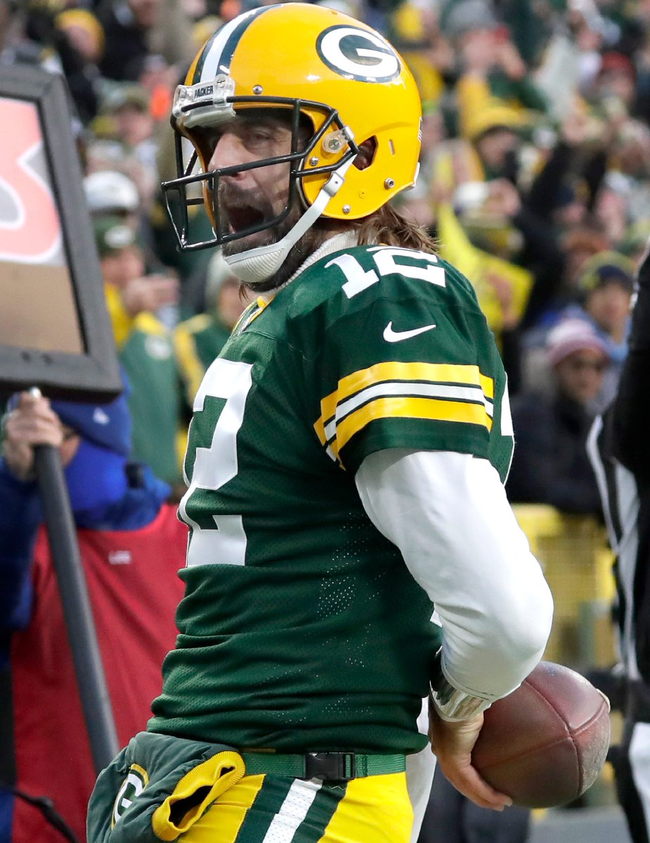 PFF_Fantasy's tweet photo. Aaron Rodgers vs Bears this season

🧀 46/60
🧀 536 passing yards
🧀 7 total TDs
🧀 0 INTs
🧀 136.5 passer rating

He owns the Bears 😤 https://t.co/cN79MF9SFt
