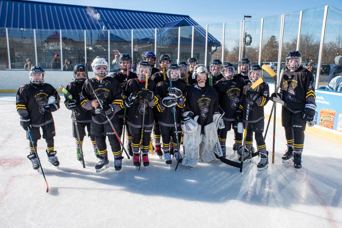 Our 12u team held their own this weekend earning a🥉place finish in the A division at an outdoor tournament in Rockford IL. Way to represent the Jr Heartlanders! 🏒🥅