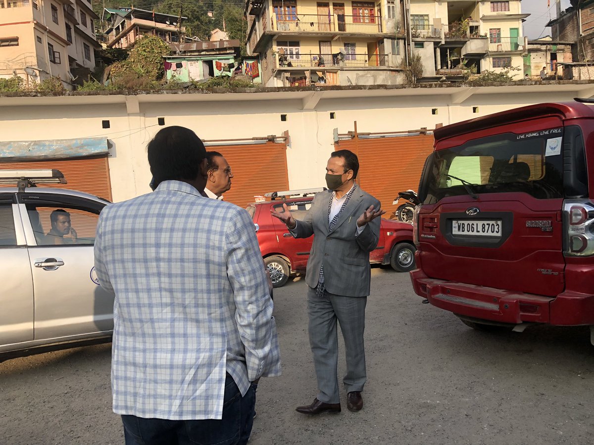 subashmanisingh's tweet photo. Mani Trust HQ’s #CommunityStartUp #HamroPassal’s upcoming Comprehensive Administrative Office, Warehouse and Outlet including Organic Vegetable Mart at Regulated Market Yard in Topkhana, Kalimpong. https://t.co/w6d62vN7xT
