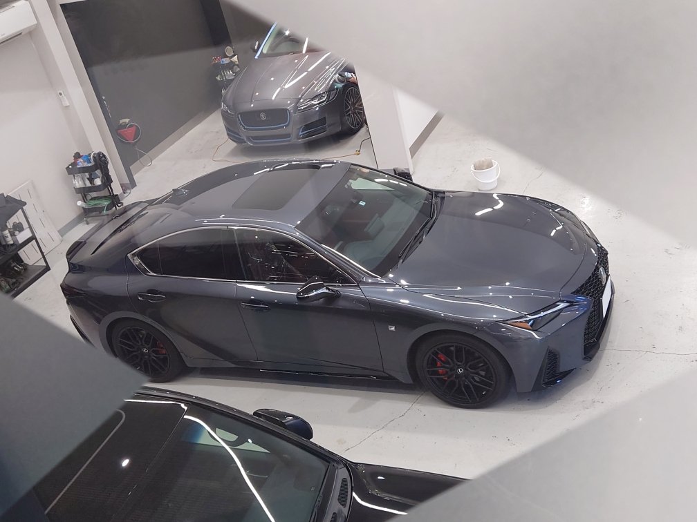inatchi_gse31's tweet photo. 早くもLEXUS IS350を納車して半年が過ぎました。
只今、コーティングメンテナンス中…。
他に一部プロテクションフィルムを追加で貼ってもらいます。
#lexus
#lexusis
#fsport
#modeblack
#sonicchrome https://t.co/XKRkgX2TrO