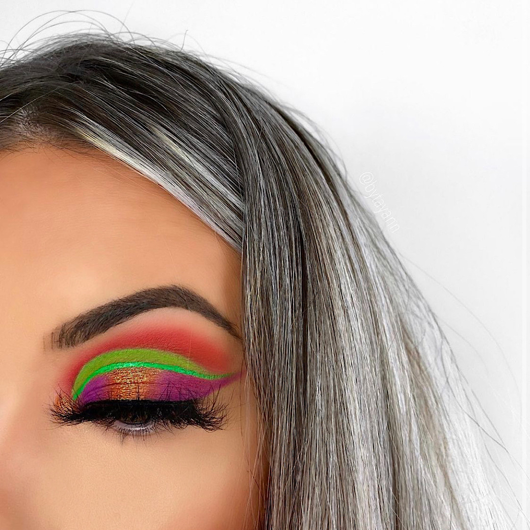 ProfusionCo's tweet photo. Try something colorful this holiday! @bytayann added dimension to her #eotd with our Electric Bold Neon Liner in 'Trip'

_____
#ProfusionCosmetics #colorfulliner #newmakeup #greeneyeliner #neoneyeliner #liquideyeliner #drugstoremakeup #affordablebeauty https://t.co/Nmk3a5wgFK