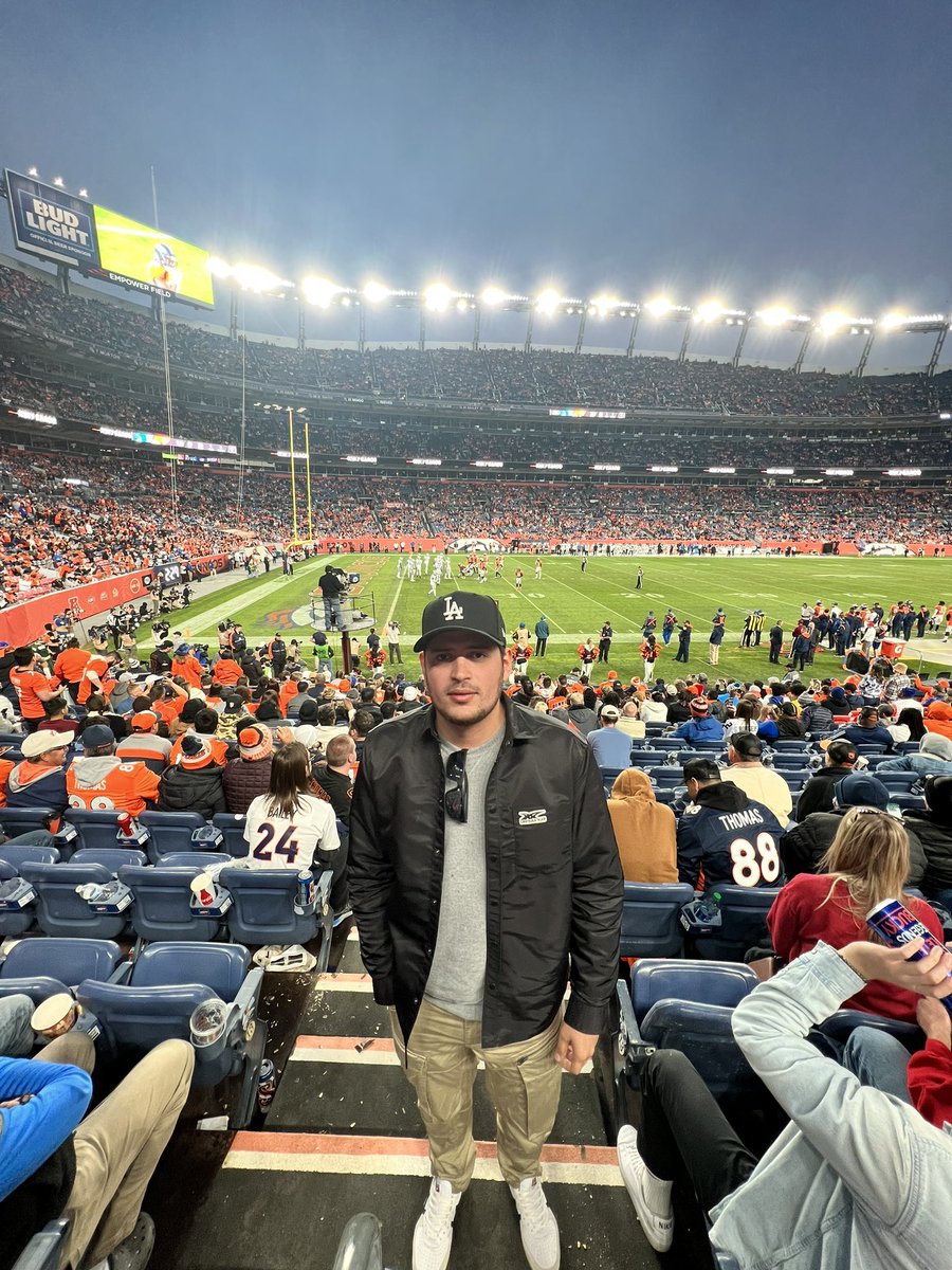 JcOrozzco's tweet photo. Amazing weekend in Colorado, love this city but the people….. kinda weird, they where either super nice or super rude there wasn’t an in between, overall enjoyed my stay 🙏🏼 https://t.co/xD6cOHDunv