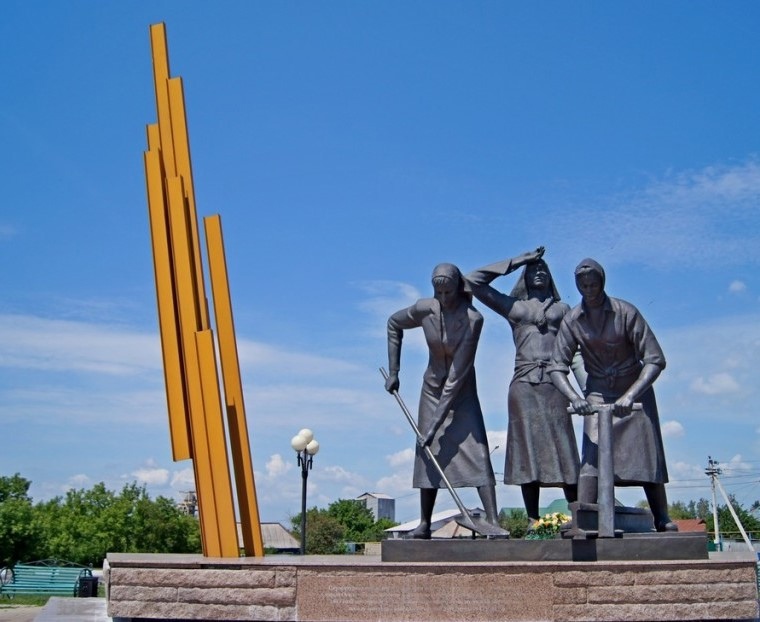 8 декабря 2021 года исполняется 75 лет со дня рождения заслуженного художника России, талантливого скульптора Анатолия Александровича Шишкова.
Творческая деятельность Анатолия Александровича неразрывно связана с Белгородчиной.