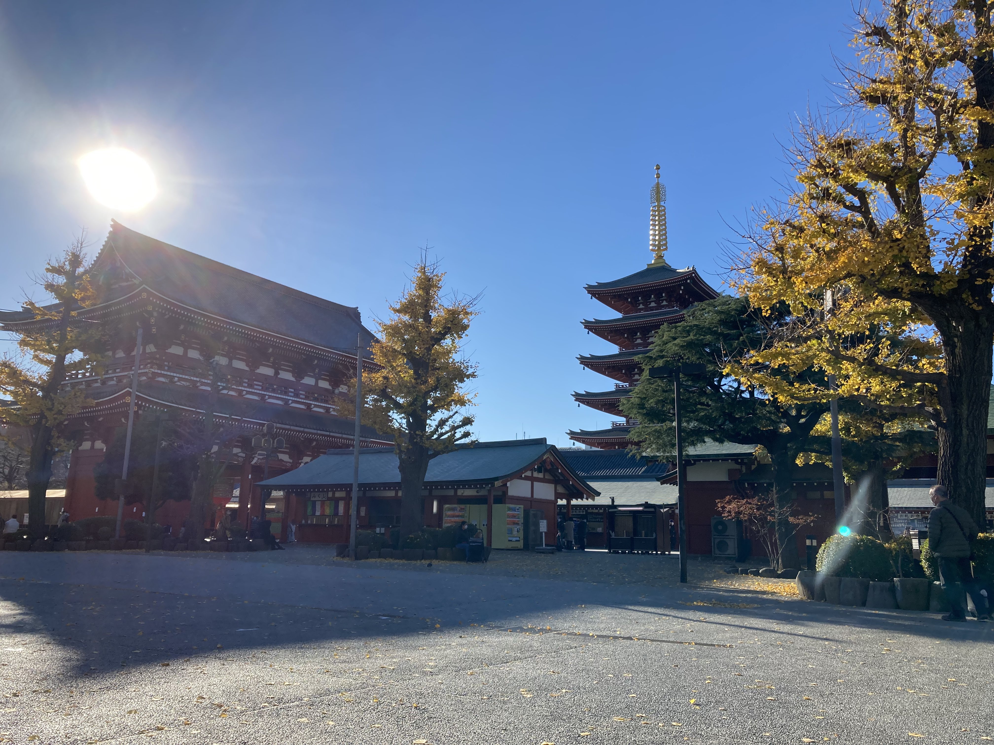 تويتر 祭 江戸一 公式 على تويتر 気持ちの良い冬空の中 浅草寺さん境内にて一枚 本格的な冬 がやってきておりますので 皆様お身体ご自愛下さい T Co 9p62mya4em