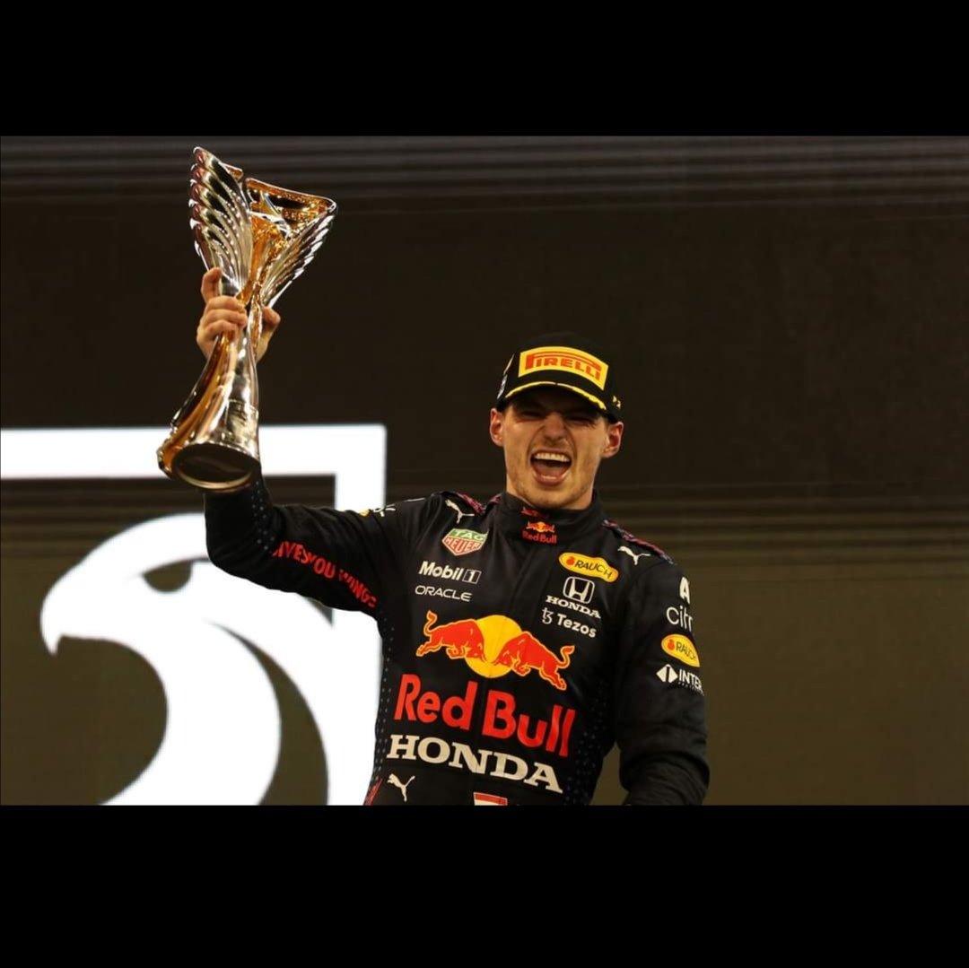 DOMINICMELVIN4's tweet photo. World champion 🏆
The New Dutch King 🇳🇱
#MaxVerstappen33 
#MaxVerstappen 
#RedBull 
#Formula1 https://t.co/aJFJBsF4cc