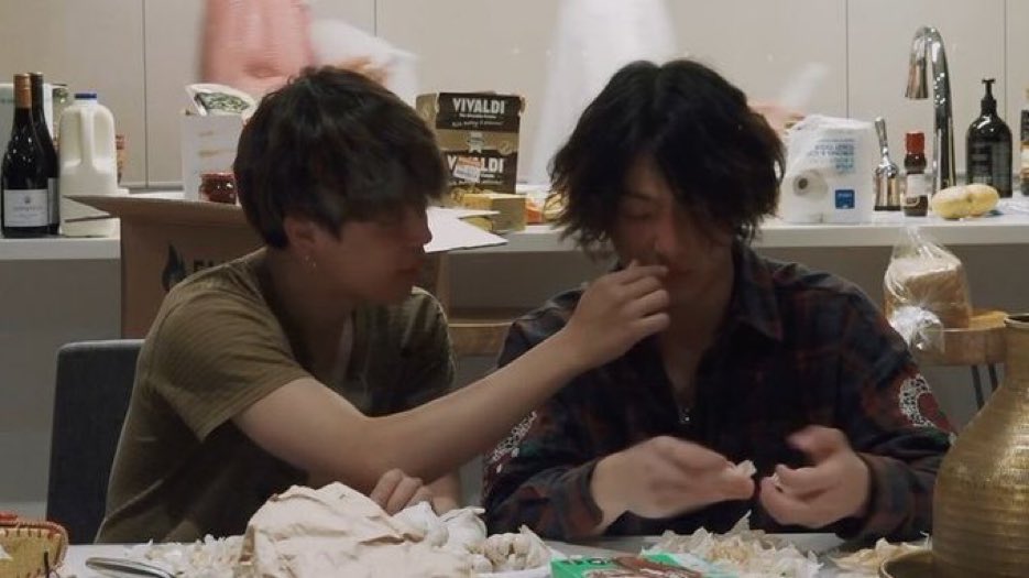 Minkookearn4's tweet image. กุกมินคู่รักนักปอกกระเทียมเด้อ