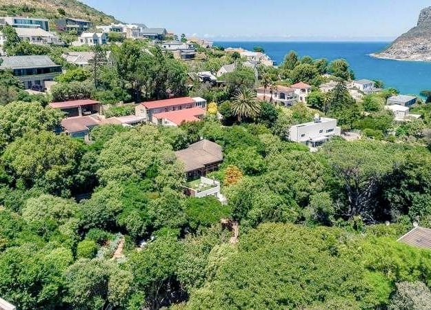 cape_waterfront's tweet photo. Hout Bay.a top place to live.Beach, ocean, views, top restaurants . Check.out our extensive selection: https://t.co/57YlxVs72J. @CapeTownEtc @Luxury_Homes_SA @HoutBayInfo @Houtbayorg https://t.co/CxRppOav3h