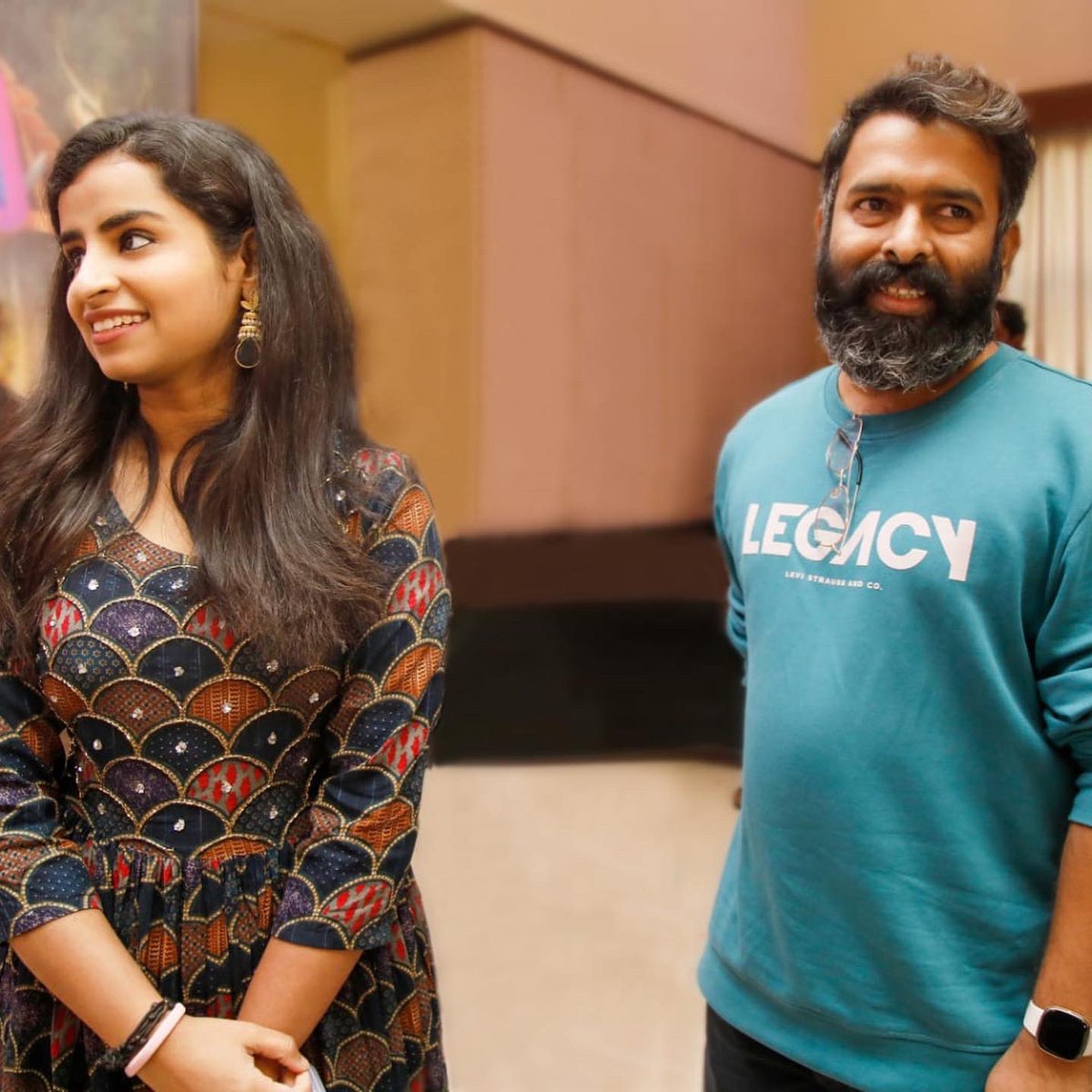 sivaangi_k's tweet photo. Happy to be a part of @LycaProductions #NaaiSekarReturns with the legend himself #Vadivelu 🙏🏼
@DirectorsurajS @Music_Santhosh need all your blessings and love❤️🙏🏼 thankyou god😁 
#naaisekarreturns https://t.co/tVJOQ00rkR