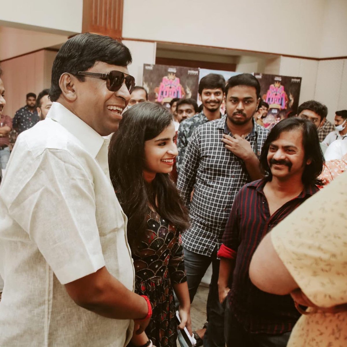 sivaangi_k's tweet photo. Happy to be a part of @LycaProductions #NaaiSekarReturns with the legend himself #Vadivelu 🙏🏼
@DirectorsurajS @Music_Santhosh need all your blessings and love❤️🙏🏼 thankyou god😁 
#naaisekarreturns https://t.co/tVJOQ00rkR