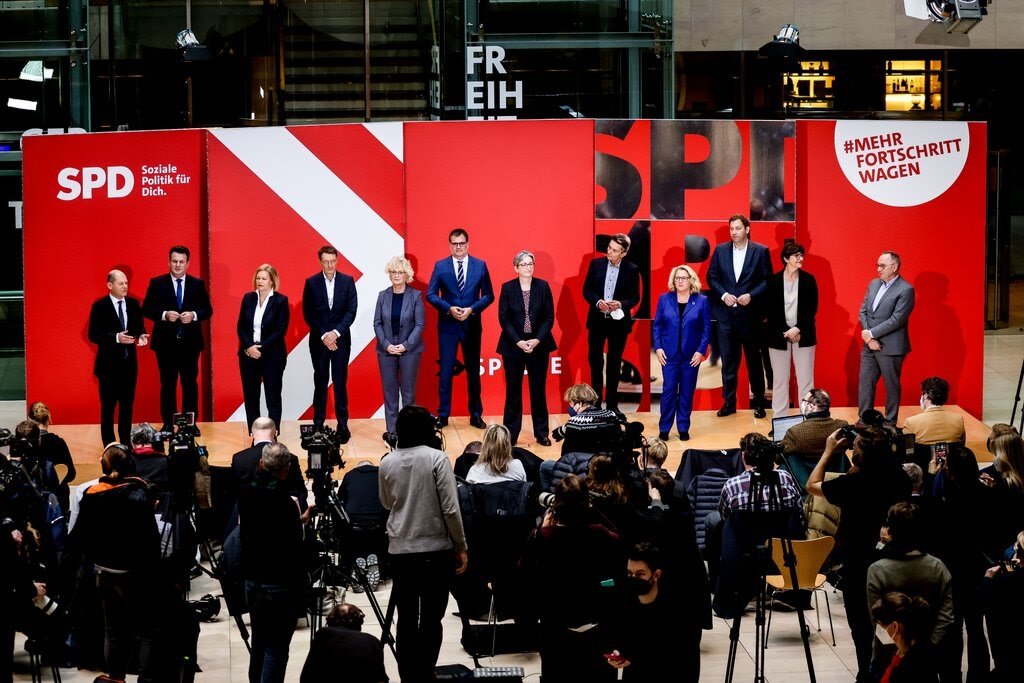 8 women and 8 men: #Germany gets its first gender-equal cabinet!

#GenderParity
#WomenInLeadership

www-nytimes-com.cdn.ampproject.org/c/s/www.nytime…
