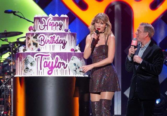 HAPPY BIRTHDAY TAYLOR SWIFT
Gracias por salvar mi vida, te amo. 