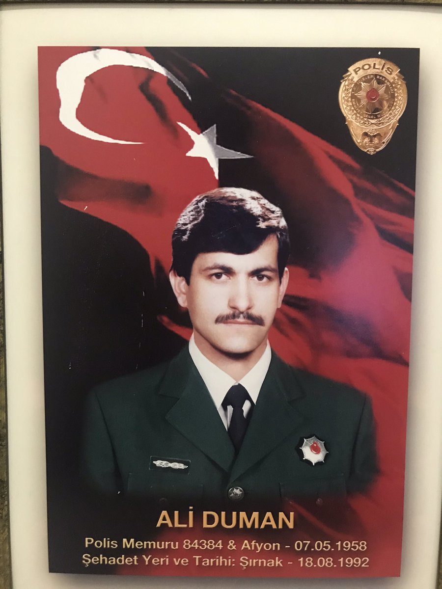 Tumyad4's tweet photo. Şehit Ali Duman.

Vatanın sessiz kahramanlarından 

Evsiz kardeşlerimize bu akşam verilecek yemekler aziz hatırası adınadır.

Rahmet olsun.

#EvvelceGidenlereSelamOlsun https://t.co/CtpsqQd7IV