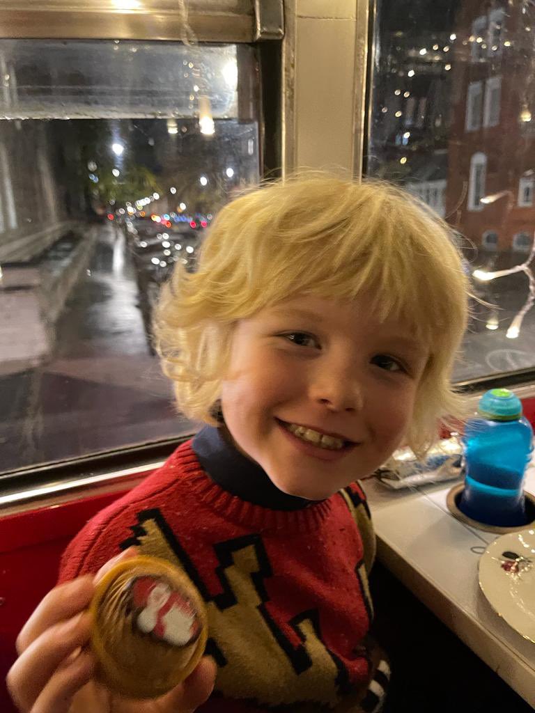 LomasHaley's tweet photo. The best way to see the London Christmas lights…..on board a red bus with afternoon tea. The boys loved it!😁🧁🇬🇧💂‍♀️@5MissDay @MissLilley1 @Kristiesamuel1 @AbbotsPrimary https://t.co/1ohue6yhVV