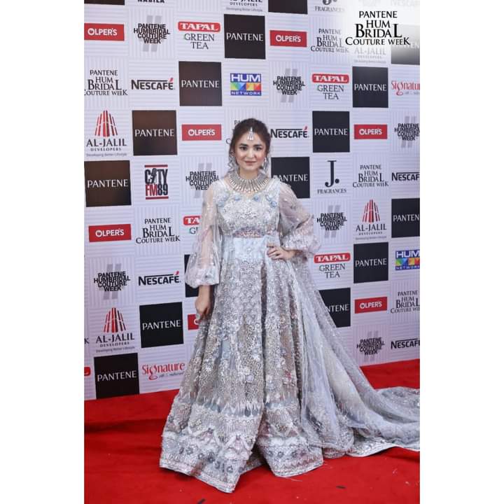 #Highlights | Moments From The Red Carpet Of Pantene HUM Bridal Couture Week 2021 Day 3!

Stay Tuned For More Updates!
 
#PanteneHUMBridalCoutureWeek #MoreOpenHairDays #PHBCW21 #HBCW 
#HUMTV