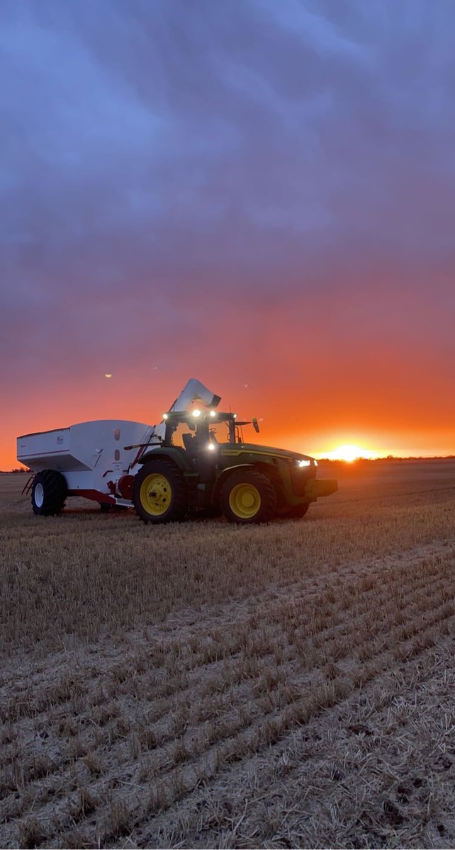 grainvic's tweet photo. #harvest21 #totalfireban #sunset #wimmeraskies https://t.co/9eiQzMoOwI