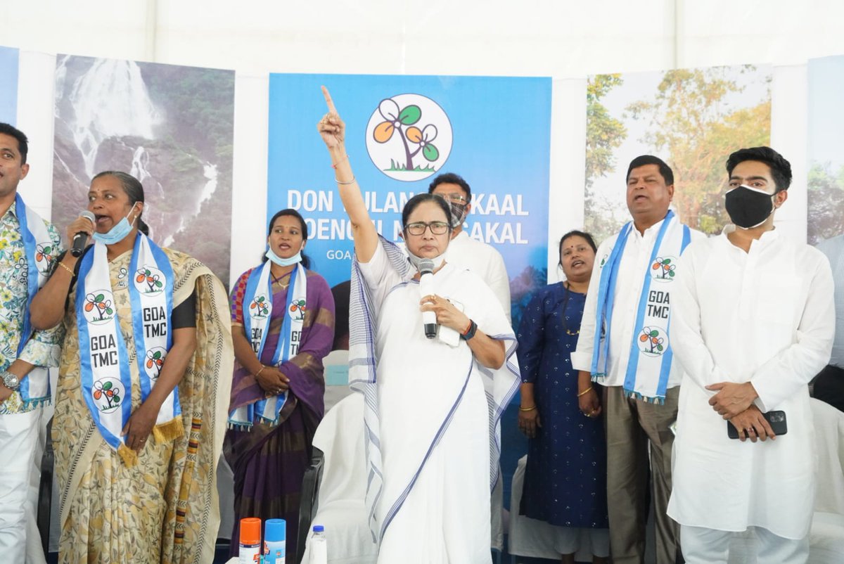 AITCofficial's tweet photo. Today our Chairperson @MamataOfficial held a meeting with all @AITC4Goa leaders &amp; workers in the International Centre, Goa.

During the meeting several prominent faces from Goa joined our Goa TMC family with the aim of working towards a better and prosperous future for Goa. https://t.co/oekcDEPst0