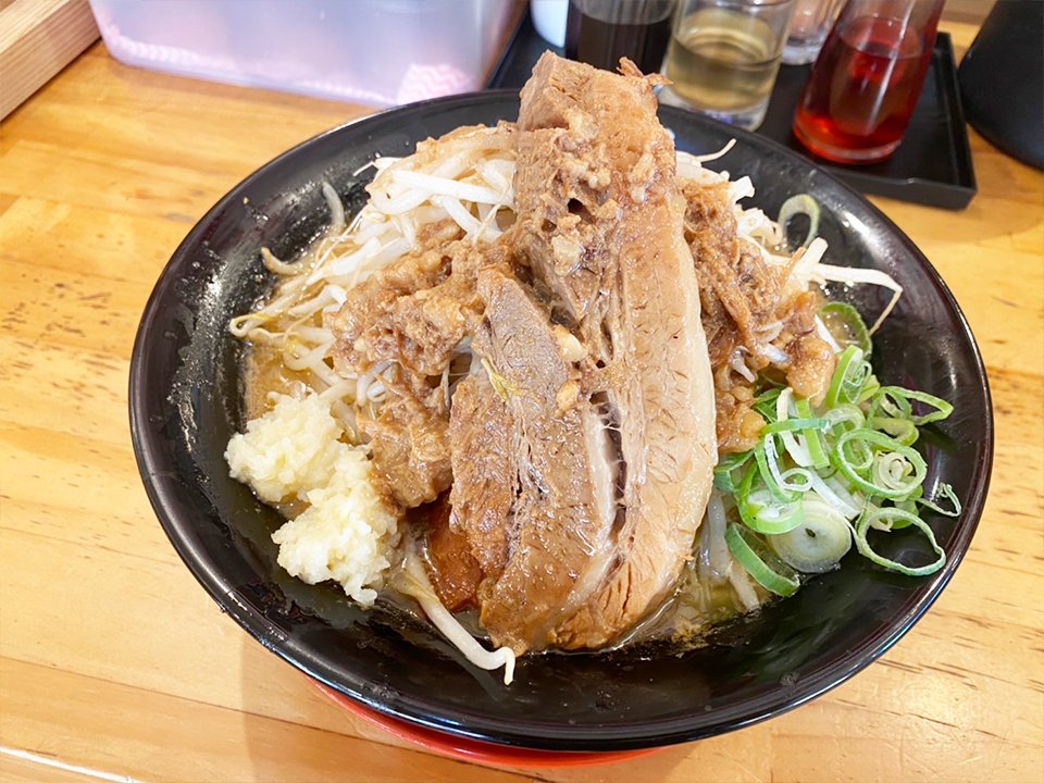 misonokanbe's tweet photo. 【これ以上ないパーフェクトな〇〇】
デザートのパフェは
「これ以上パーフェクトなデザートはない」
という意味からパフェと名づけられたそうです。

当店にもパーフェクトなラーメンがございます。
その名も角煮豚郎。
大人気の味噌豚朗になんと
極上極厚の角煮チャーシューをのせてしまいました。 https://t.co/EcXLzQWAeE