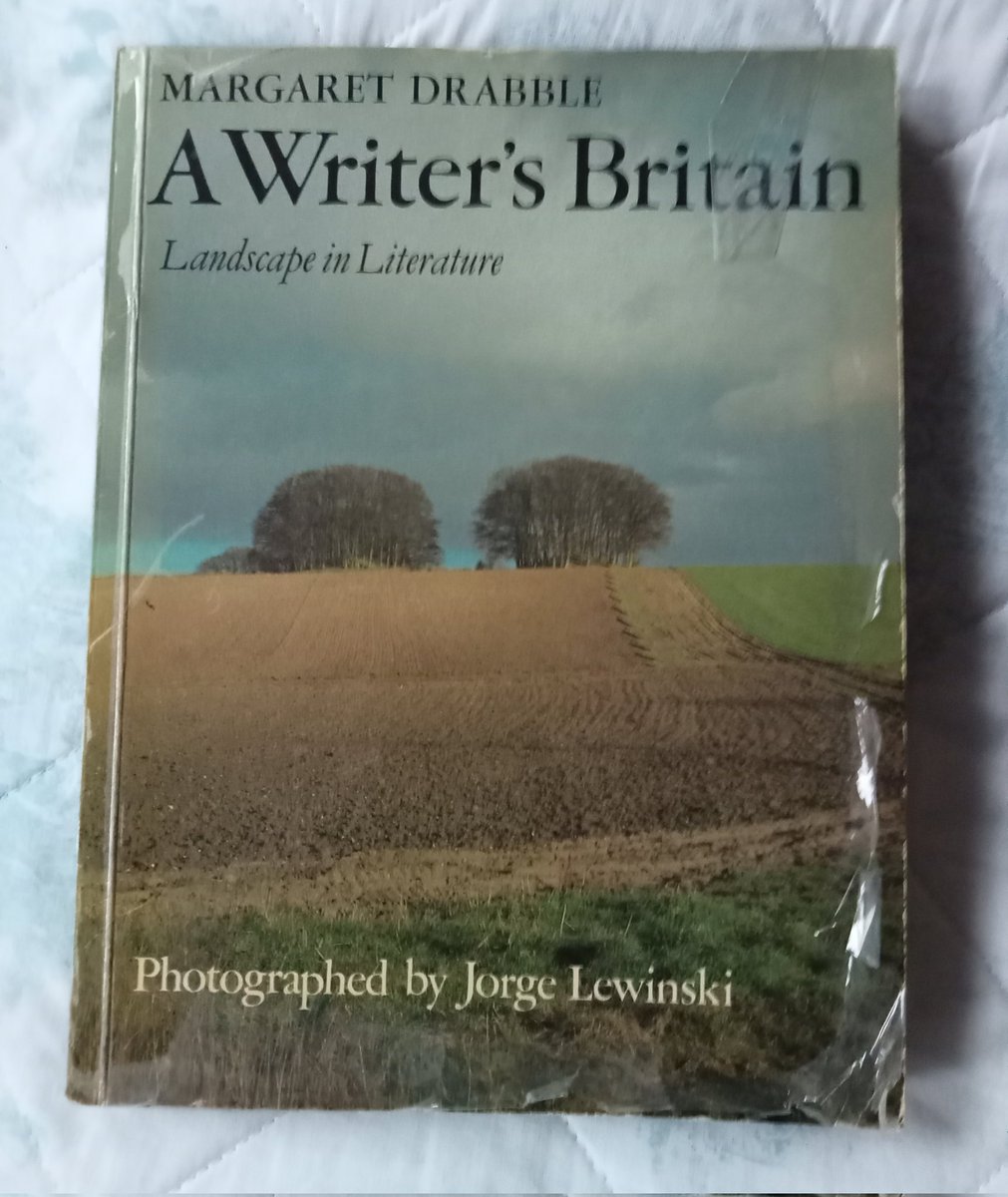 DebsGreenJones2's tweet image. Debs&apos;Daily Brontë
Sorry for yesterday&apos;s blip.
Remember I posted from this book a few days ago. Thankfully I took another look through it and low and behold a picture I can&apos;t recall seeing before! #Brontës #Howarth