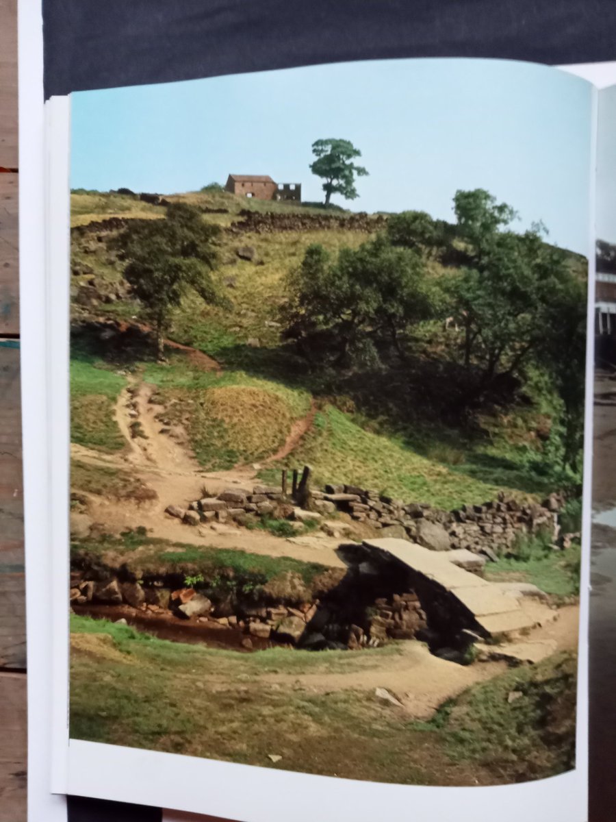 DebsGreenJones2's tweet image. Debs&apos;Daily Brontë
Sorry for yesterday&apos;s blip.
Remember I posted from this book a few days ago. Thankfully I took another look through it and low and behold a picture I can&apos;t recall seeing before! #Brontës #Howarth