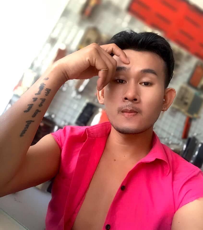 chraylove's tweet photo. គ្រាន់តែប្រាប់ថាស្រលាញ់ខ្ញុំ  ខ្យល់គមេន បានមិនយាយ https://t.co/FnA3rK7enn