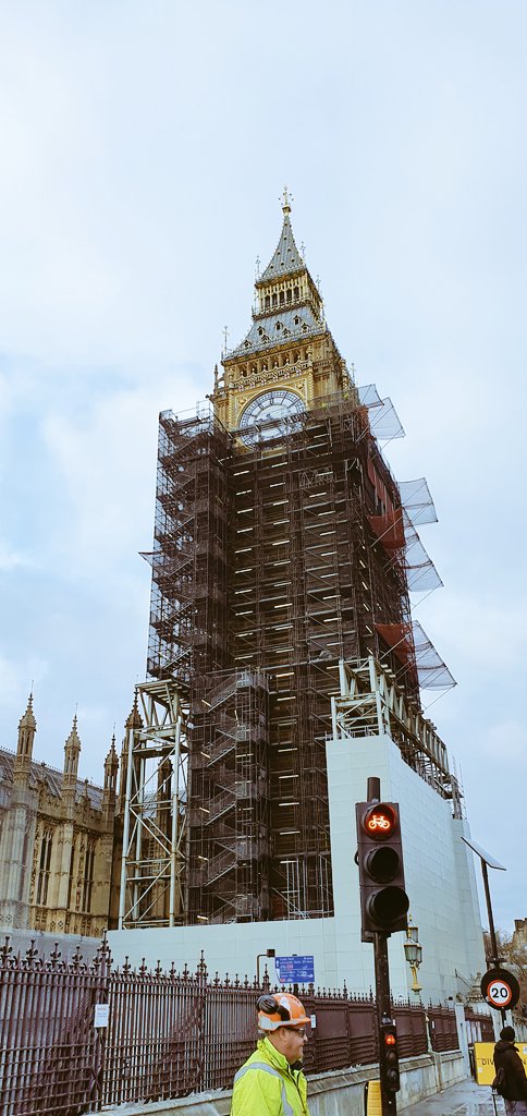 SHSPolSoc's tweet photo. Today Year 13 are off to #SociologyInAction. I couldn't resist a little detour en route... #schooltrip #suttonhighsixthform #fiercelyindependent https://t.co/DK9EAefDXw